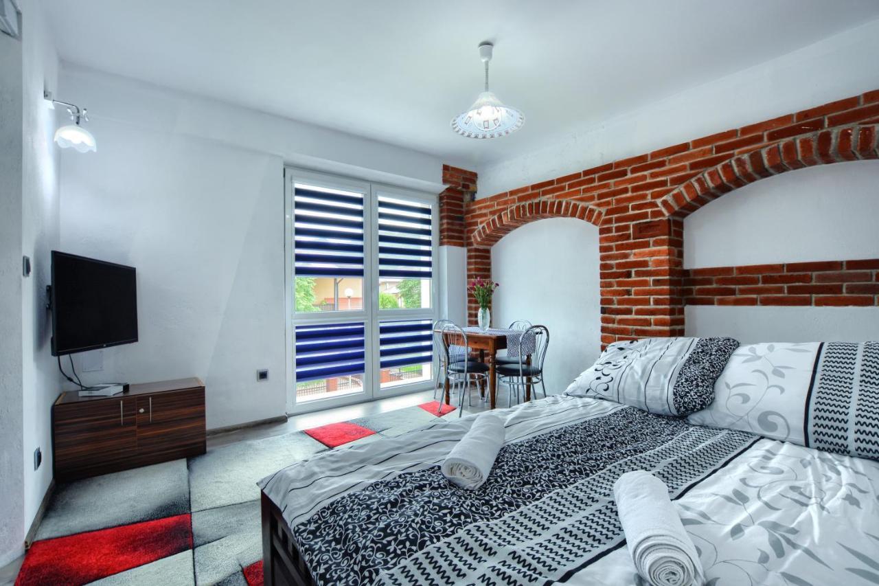 Ceglany Apartament اوسترزوكي دولن المظهر الخارجي الصورة