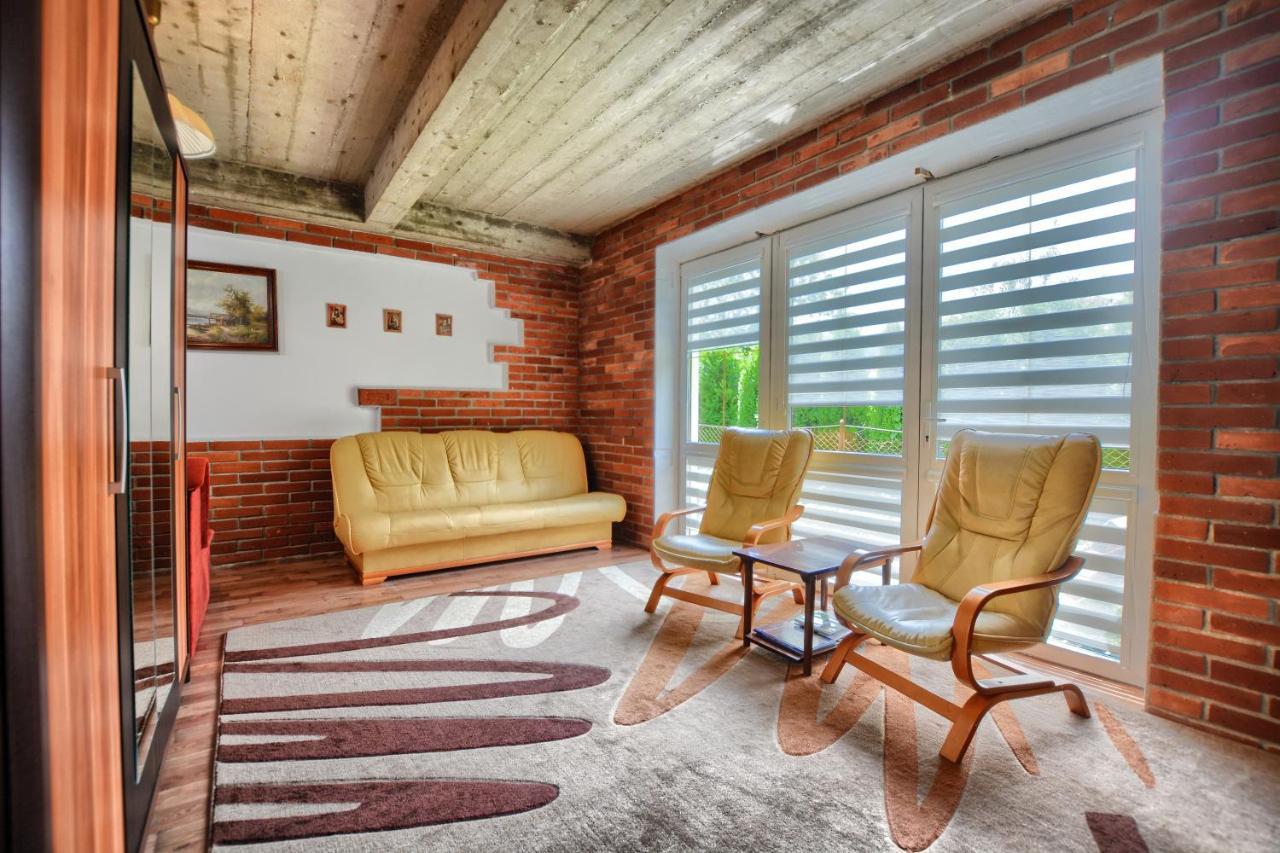 Ceglany Apartament اوسترزوكي دولن المظهر الخارجي الصورة